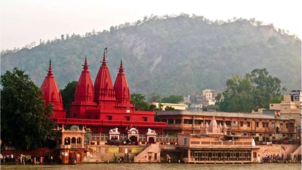 sri durga temple (monkey temple) in varanasi