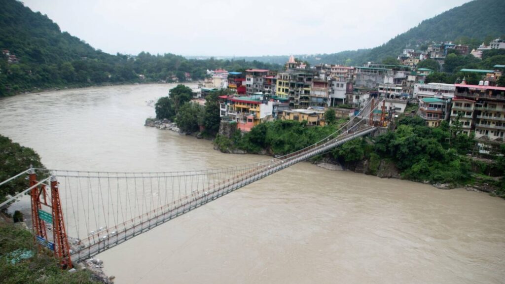 Laxman Jhula and Ram Jhula ghat (Rishikesh)